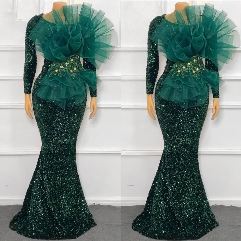 Smaragdgrüne Pailletten-Abschlussballkleider mit langen Ärmeln, Crew-Meerjungfrau-Glanz-Abendkleider, afrikanische Aso Ebi-Frauen-formales Kleid