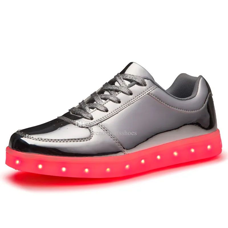 Lichte basketbalschoenen Heren en dames Koppels Hoge LED USB-oplaadlampen Lage sneakers Casual lamp Loopschoen Kleurrijke kinderskateboardloafers 801