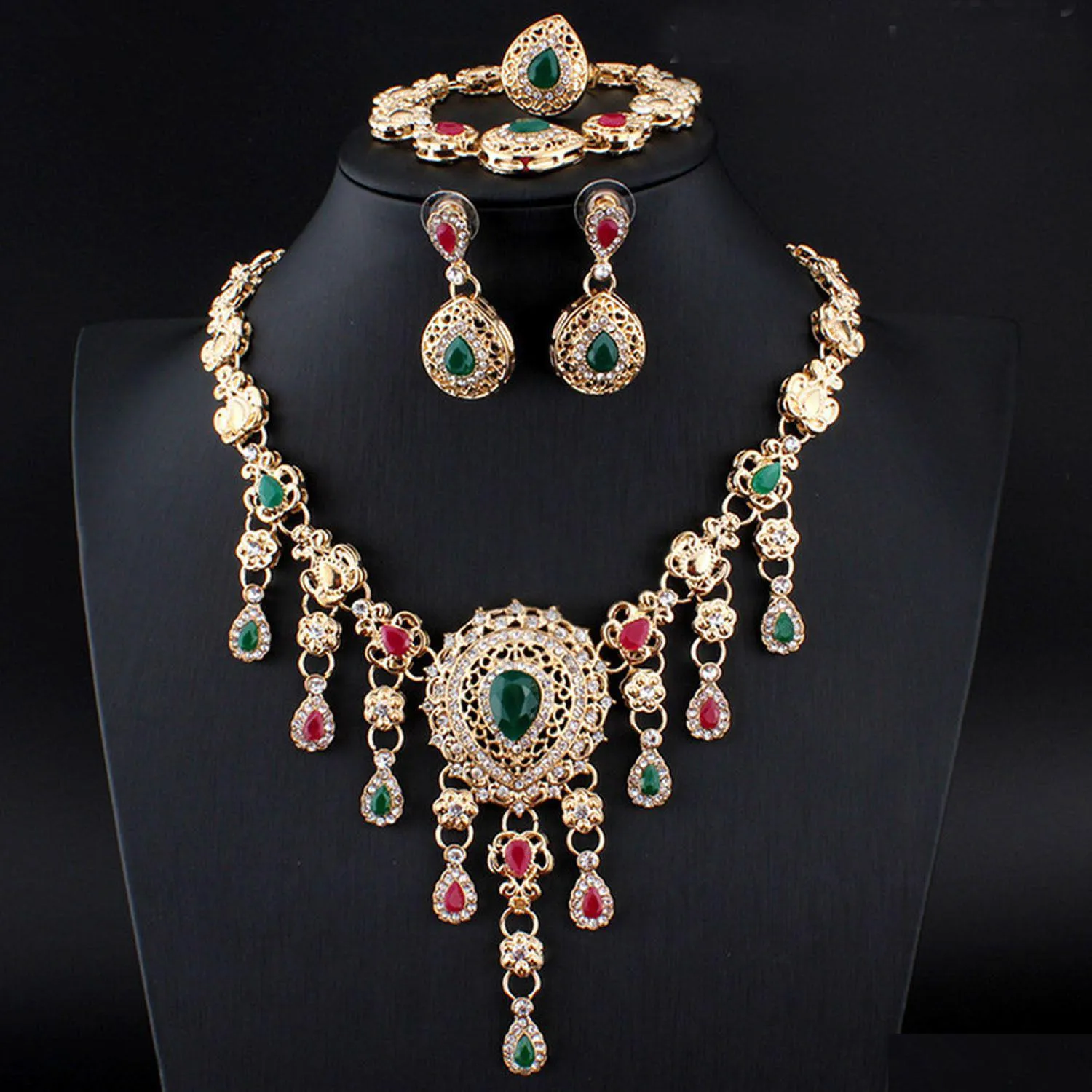 Conjuntos de joyas Conjunto de collar estético para mujer india Pendientes de moda Accesorios Anillo Pulsera 4 piezas 230215 Entrega de gota Dh4Dk