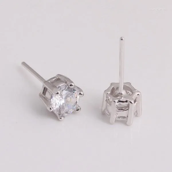 Dingle örhängen utsökta resplendent CZ White Crystal Stud Earring 2023 Luxury Lady Circular Cutting Zircon Charm Women Wedding Jewelry