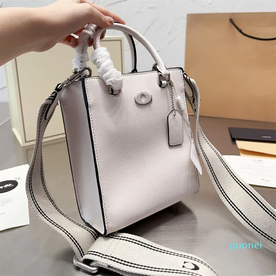 Designer -notch mini shopping bag latest upgrade tote score bag with long shoulder strap crossbody can be carried with a size of 20 16cm