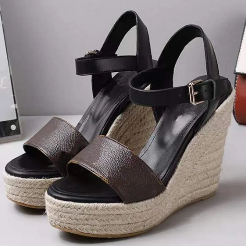 Projektantki mody Sandały Sandały Wedge Sandal Platforme Buty pięty Wysokie z regulowaną klamrą ślubną Suknie Lady Rozmiar 35-41 z pudełkiem NO378