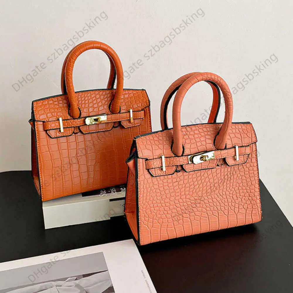 Fashion brand bags Designer Shoulder Handbag Women s crocodile print new Tote bag High end fashion large capacity crossbody bag