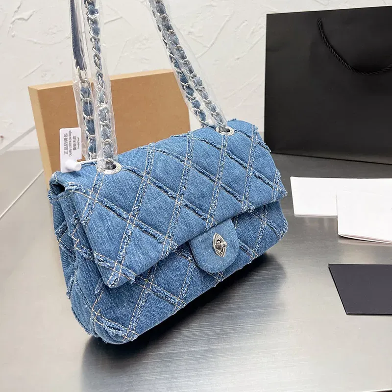 Torba worka kanałowa Wysokiej jakości designer Chanei Blue Flap Bag Vintage torebka torebka ciemna dżinsowa srebrna łańcuch sprzętowe paski na ramię designerskie