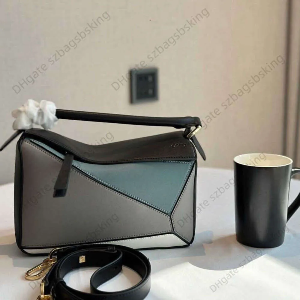 Designer Geometriska axelväskor Lowwe Brand Handväskor Nya pussel handhållna plånbok högkvalitativ stor kapacitet Crossbody Versatile Fashion Casual Handbag