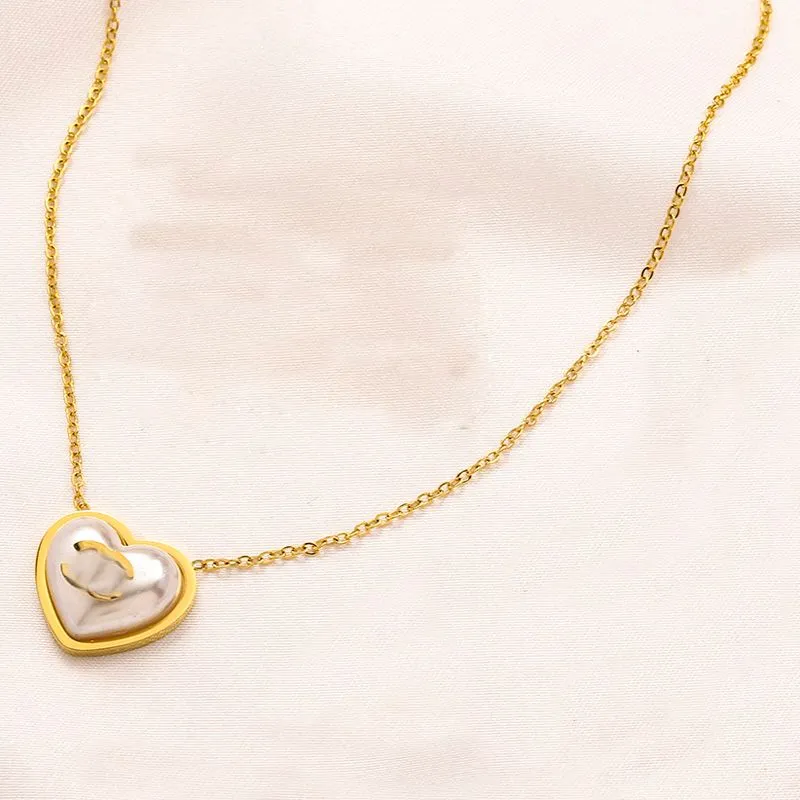 Women Heart Designer Necklace Choker Pendant Chain Gold Plated Stainless Steel Letter Necklaces Wedding Simple Jewelry Accessorie