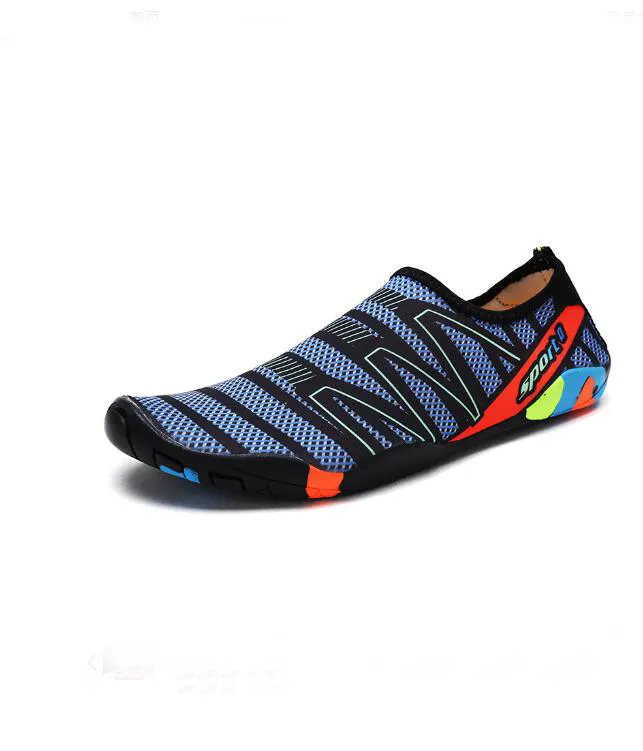 Chaussures d'eau pour hommes et femmes en été léger et en toute sécurité Walking Flying Woven Socks Athletic Sneakers Sports Trainers en gros