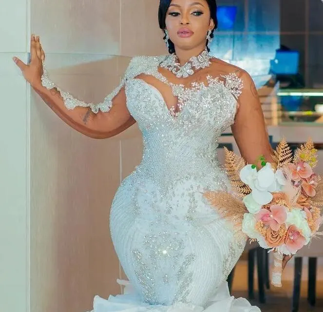 2023 Arabiska ASO EBI Luxurious Mermaid Wedding Dress Crystals Pärlade avtagbart tåg Sexiga brudklänningar klänningar ZJ220