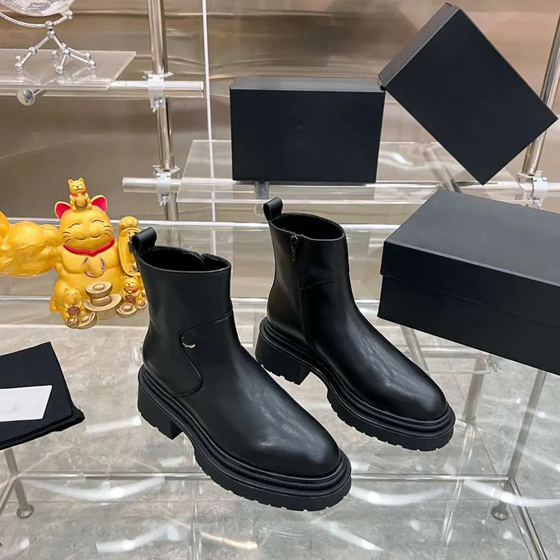 Bottes martin femme sale