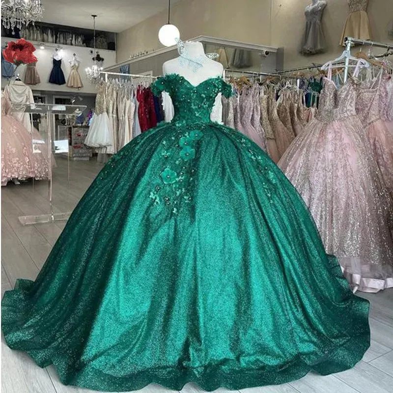 Szmaragdowe zielone kwiatowe sukienki Quinceanera 3d Flowers Ball SUKT SEKSKA Off the Rame Giltter Carzy Princess Debiutante 15 Vestidos 01