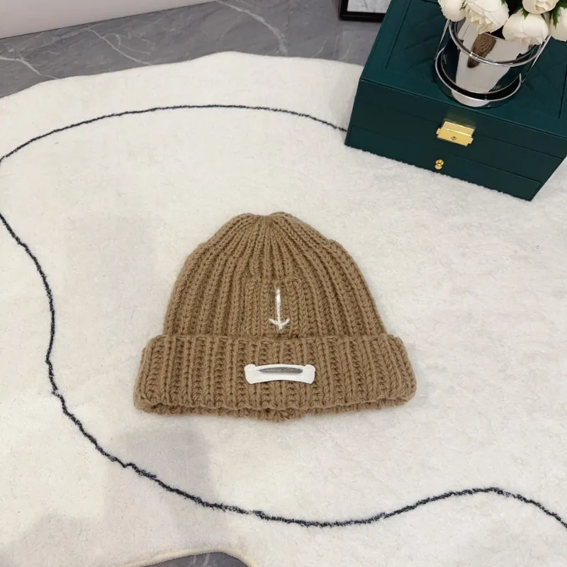 Trendy Unisex Beanies Casual Ch Soft Jacquard Beanie with Metal Plate Decorated