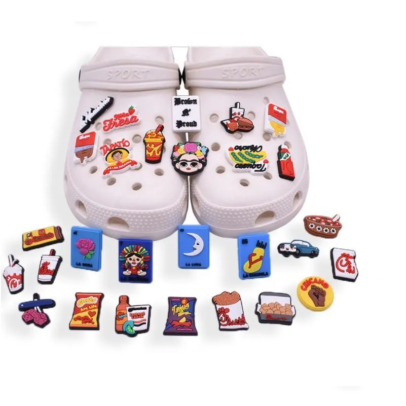 Parti di scarpe Accessori Cibo Personaggio dei cartoni animati Ciondoli in PVC Fibbie Scarpe Clog Jibz Adatto per polsini Bottoni Decorazioni come regalo Drop De Dhhgd