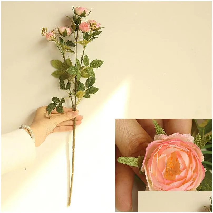 Couronnes de fleurs décoratives 5 têtes petite branche de rose de thé en soie artificielle fausse fleur camélia pour la décoration de la maison en plastique Flores Dr Otocv