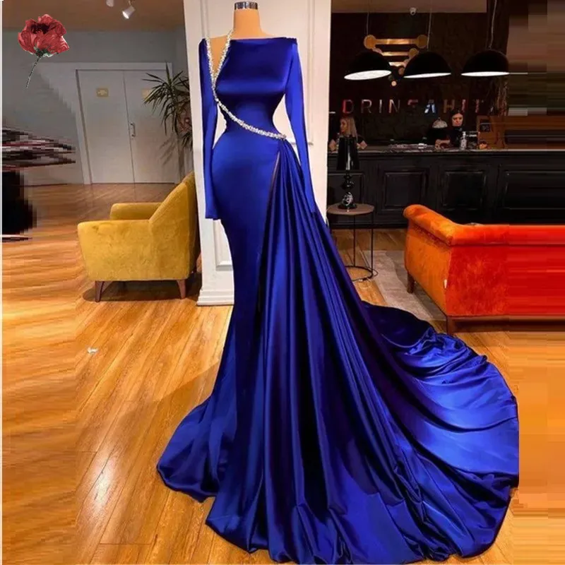 Royal Blue Pärlade balklänningar Vestidos Noche Largos Modest Long Sleeves Luxury Evening Dresses Formella festklänningar Kvinnor Robe de Soiree