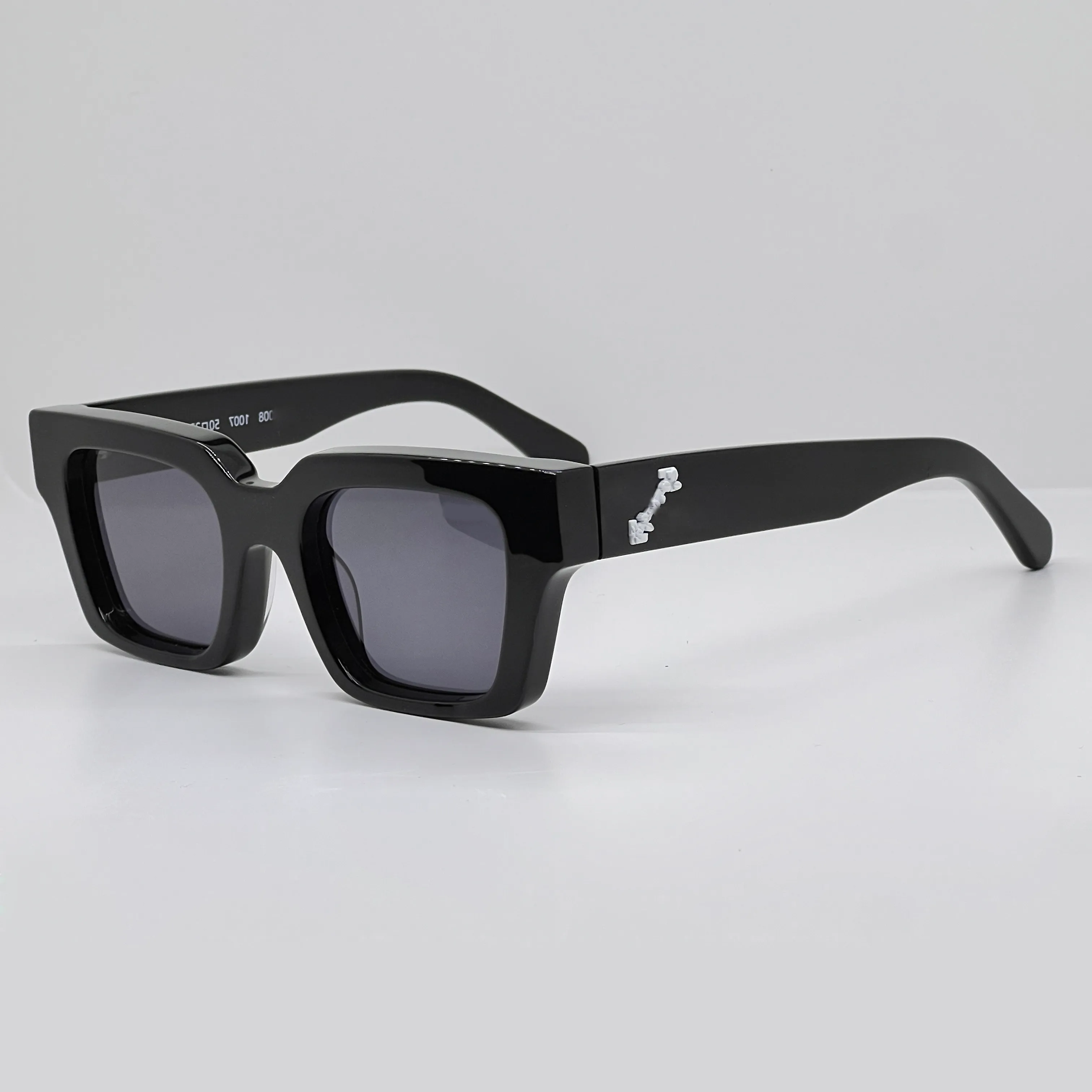 Polariserade solglasögon 008 Designer för män Kvinnor Mens cool Hot Fashion Classic Thick Plate Black White Frame Eyewear Man Sun Glasses UV400 S
