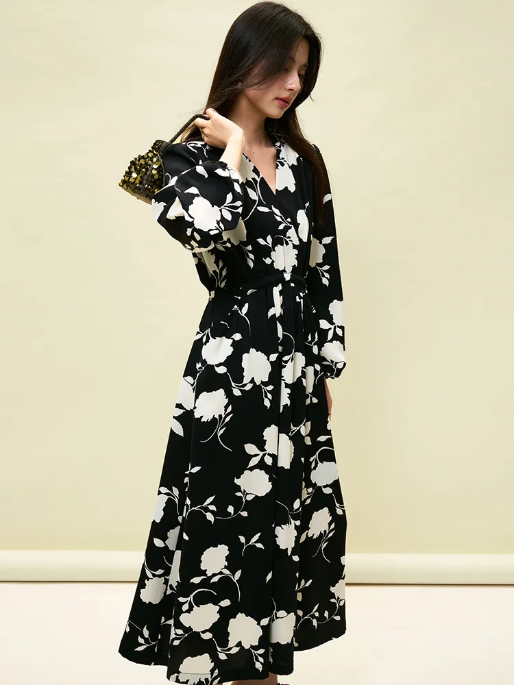 23 Sonbahar Yeni Retro Yeni Çin Tarzı Siyah ve Beyaz Baskı Renk Kontrast Bel-I-Mürekkep Boyama Zayıflama Uzun Kol Elbise