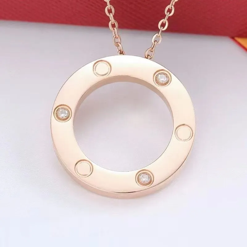 High Fashin Classic Design smycken rostfritt stål Icke-allergisk enkel encirkelhänge personlighet smycken med dammväska stilfulla tillbehör