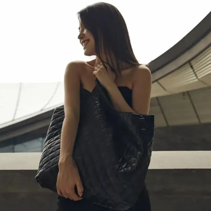 2 stycken set High Qulity Designer Bag Womens Handväskor axelväskor mode handväska icare maxi Tygväskorna nya med kedjemynt plånbok sommarläder med dammväska