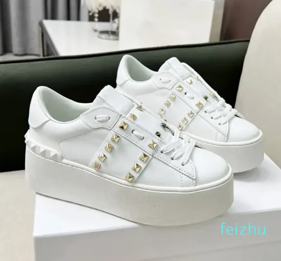 Stud Flatform Sneaker Band com Studs Sapatos para Mulheres Branco Couro Grosso Bottom Spikes Treinadores Moda Casual