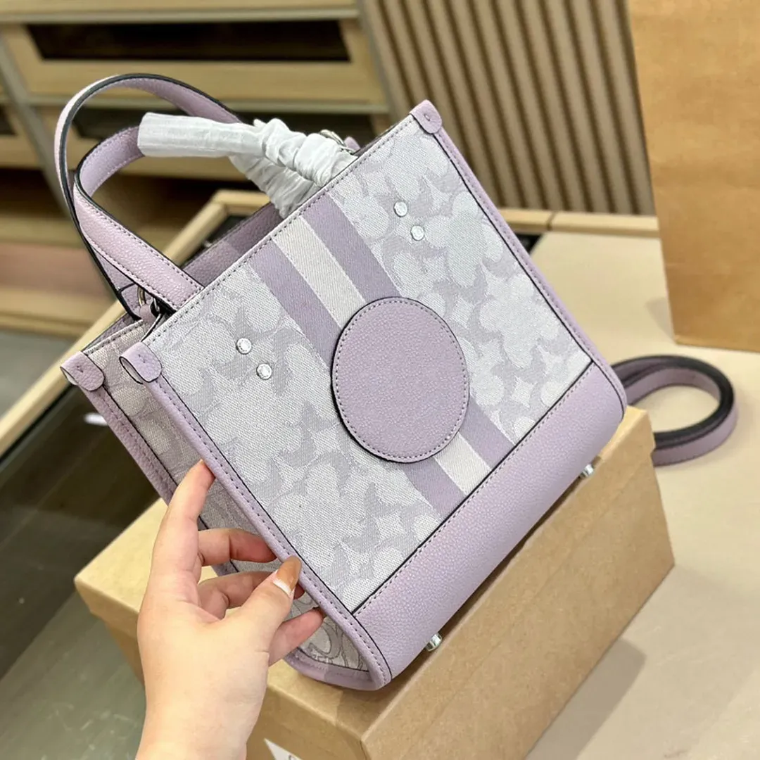 DHgate.com:Womens Designer Shoulder Bag, Crossbody Bag, Jacquard Embroidery Leather Fashion Handbag, Shopping Bag:Bags, Luggage & Accessories DHgate.com:Womens Designer Shoulder Bag, Crossbody Bag, Jacquard Embroidery Leather Fashion Handbag, Shopping Bag:Bags, Luggage & Accessories