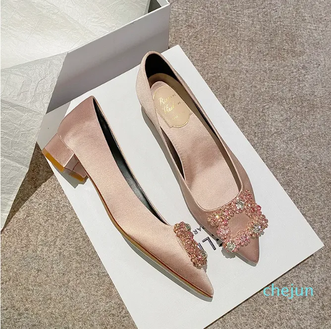 Chaussures habillées Chaussures à talons hauts en soie de qualité supérieure pour femmes, chaussures de mariage pointues avec diamant d'eau et boucle carrée pour dames