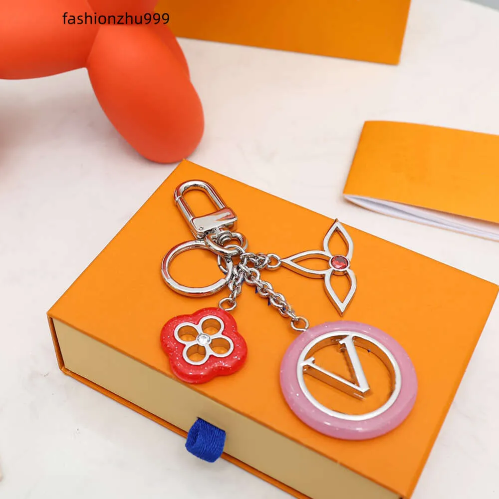 Stylish Keychain: Luxury Designer Gold Ring Key Buckle with Classic ...