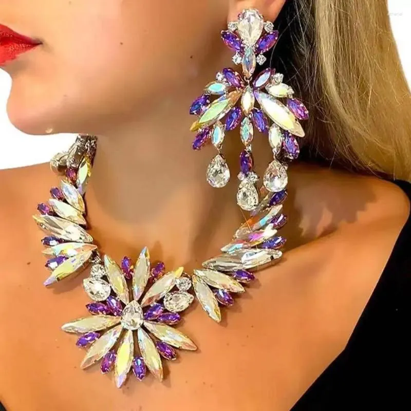 Chaînes multicolores strass bijoux ensembles AB couleur cristal déclaration collier boucles d'oreilles ensemble ornements de mariage en gros