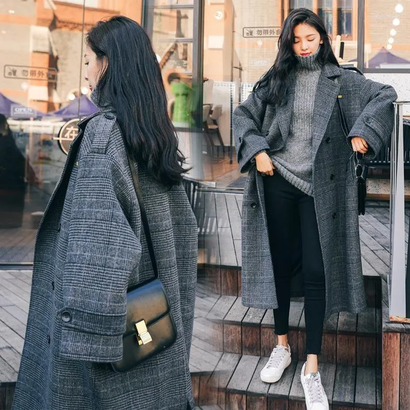 Plaid Woolen Coat Kvinnor i mitten av längd koreanska överdimensionerade Autumn Winter Preppy Student Löst över knä ulljackor