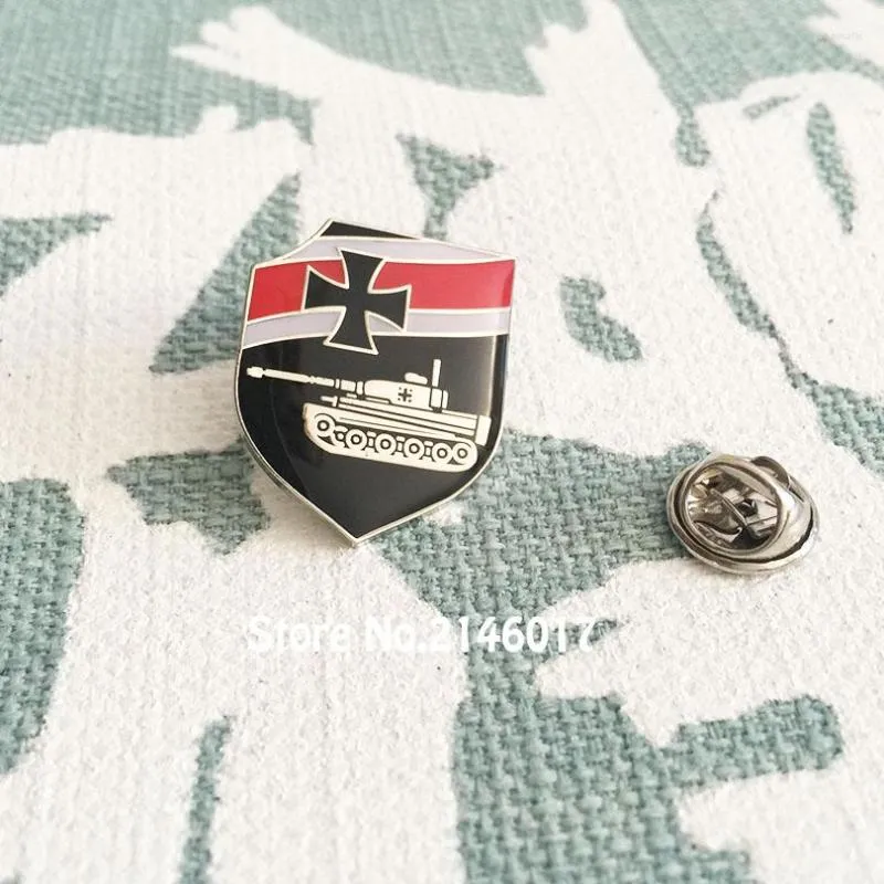 Brooches 10pcs Wholesale Military Army PzKpfw VI Tiger Lapel Pin And Brooch German Enamel Pins Badges