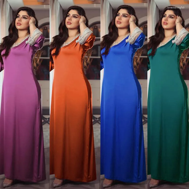 Abbigliamento etnico Musulmano Medio Oriente Donna Abito con paillettes Dubai Turchia Islam Caftani larghi casual femminili Malesia Arabia Saudita Orlo grande solido