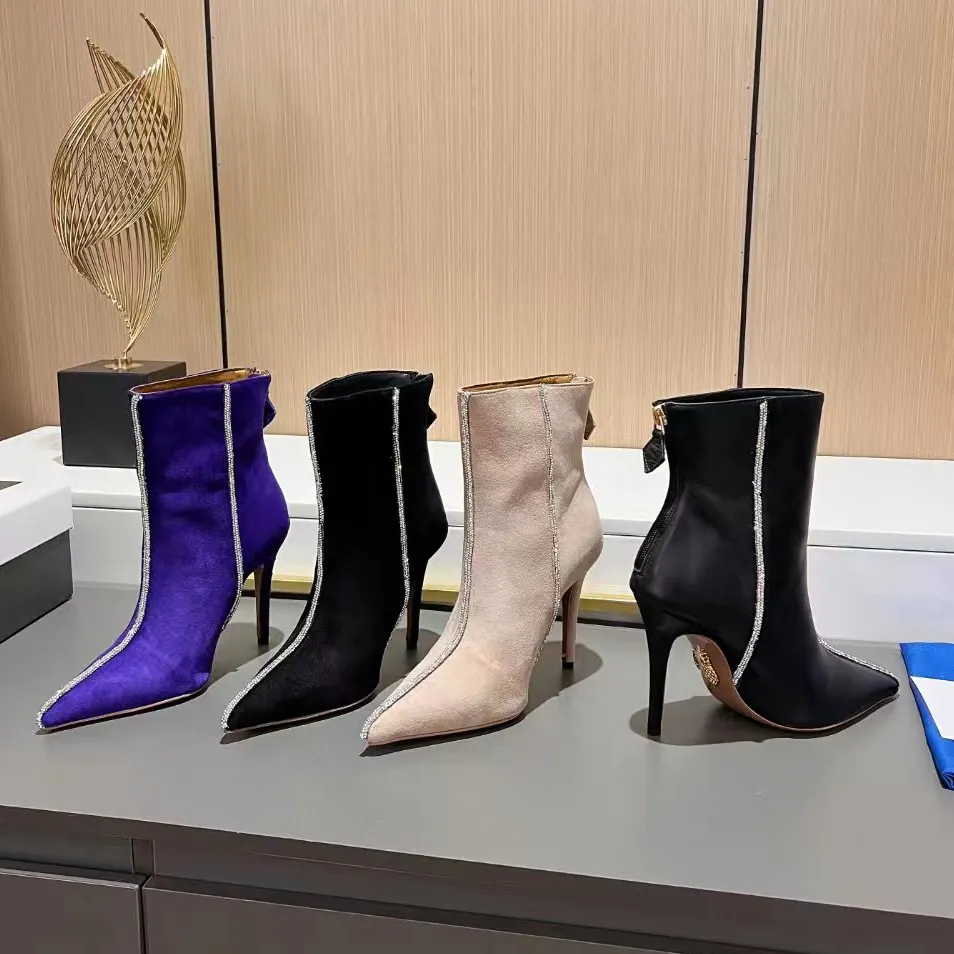 As melhores botas de tornozelo AQUAZZURA Mulheres 10,5 cm de salto alto apontado bota de moda casual com zíper traseiro meias botas de grife sapatos de pele de carneiro camurça com strass bota de cavaleiro