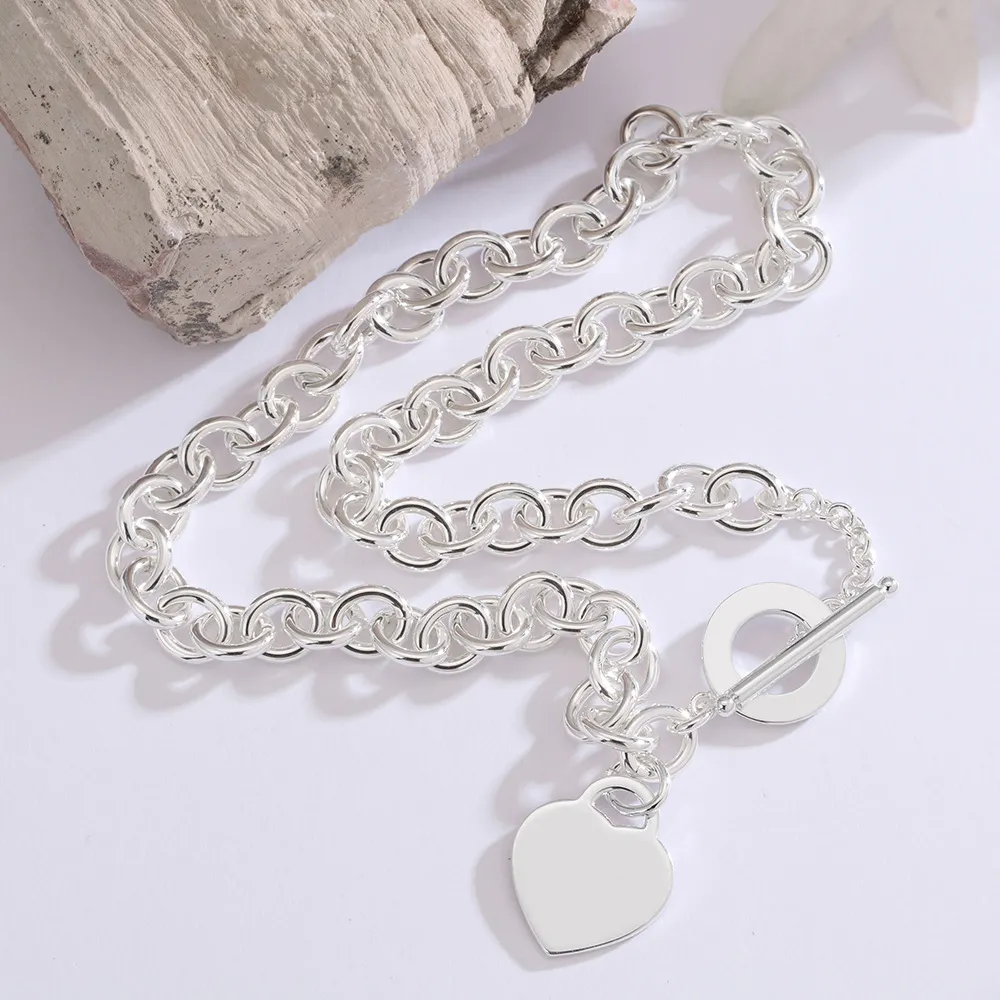 Marchio di lusso Semplice classico Cuore d'amore Collana con pendente di design S925 Argento Coppia amante Uomo Donna Elegante OL Catena a maglia Girocollo Collane Bracciali Gioielli