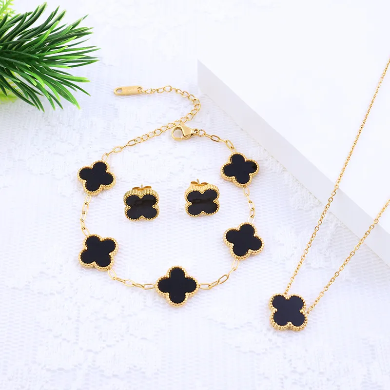 Four leaf hotsell clover designer jewelry
