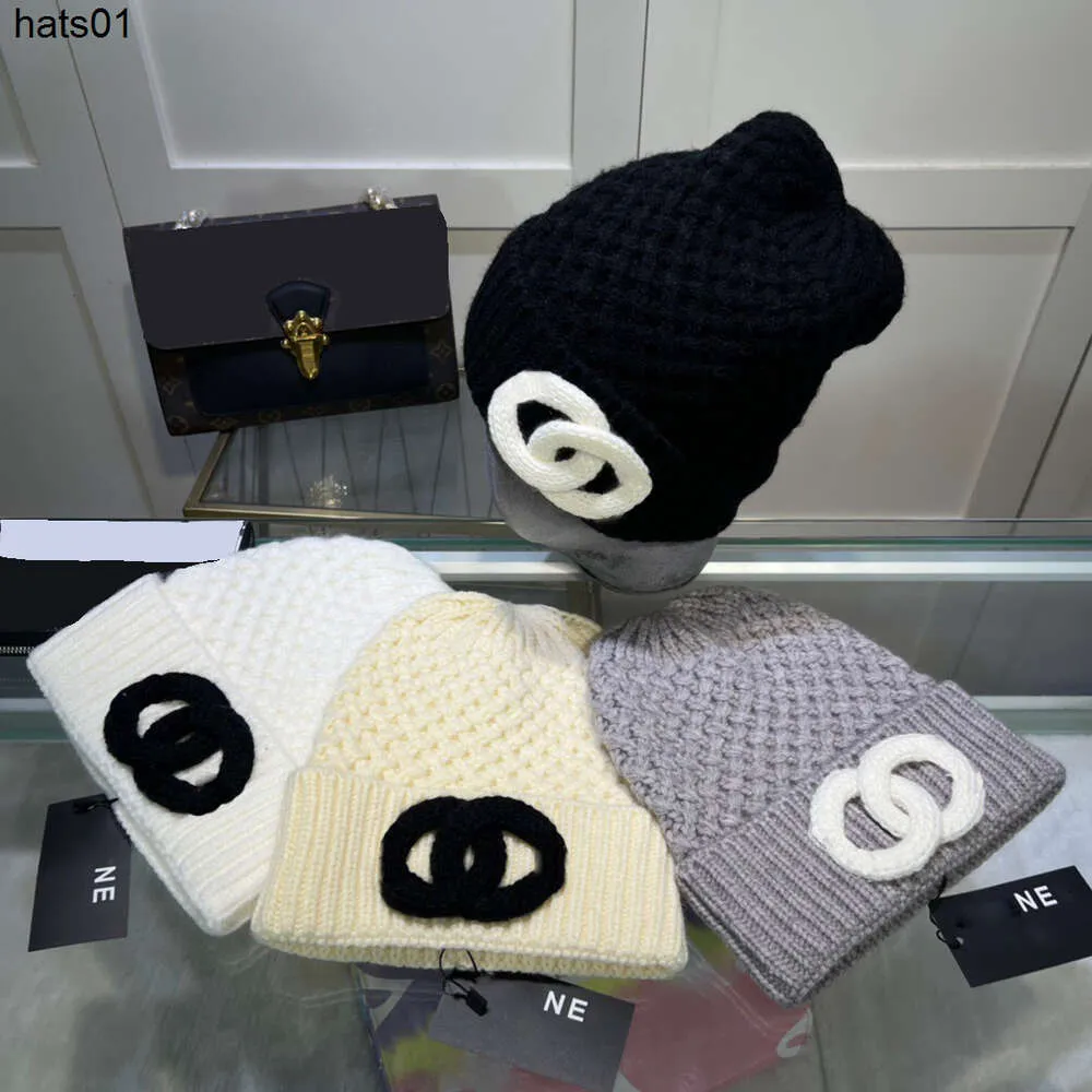 Designer Beanie Luxo Beanie Inverno Quente Balenciga Malha Cap Proteção de Ouvido Temperamento Casual Chapéu Ao Ar Livre Moda Popular 4 Cores Nice