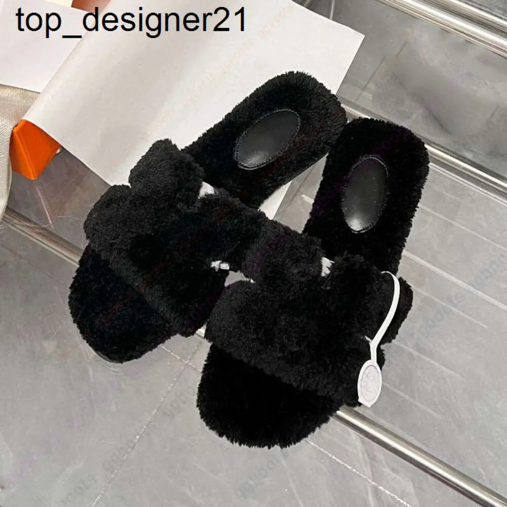 AAA Nieuwe 23ss Designer Slides Slippers man Womens Fluffy Fuzzy Slipper Comfort Mule Shearling Comfy Slide Slipper Zwembad Kussen Slippers Schoen Winter slipper