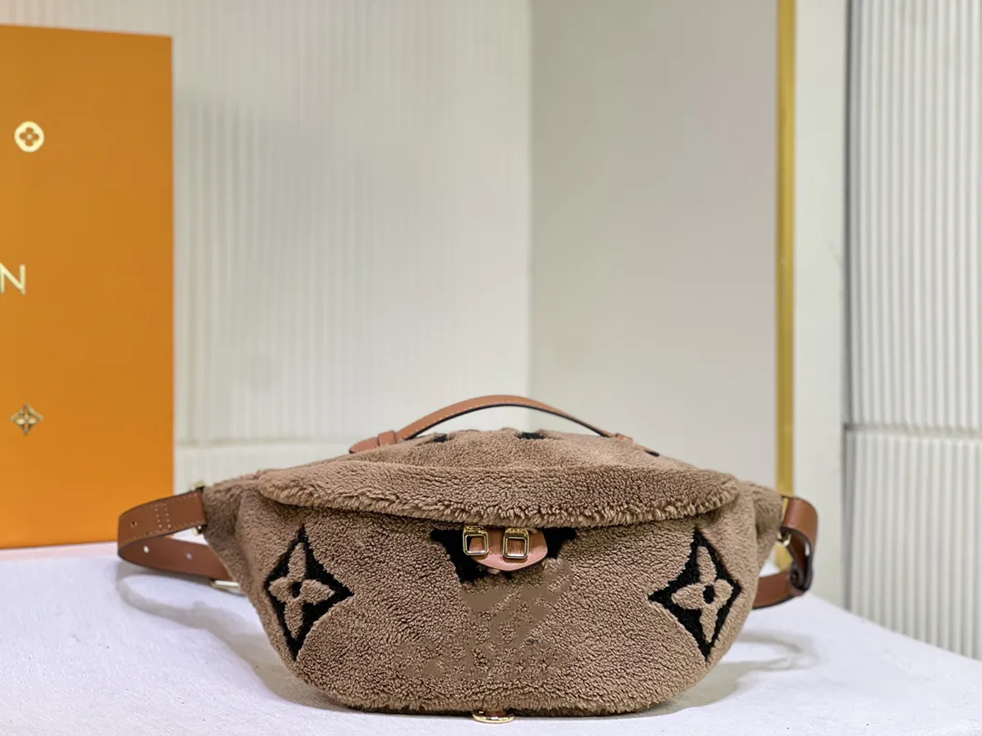 2023 Senaste Stlye Famous Bumbag Crossbody Plush Fashion Shoulder Bag Brown Midjan Bum unisex midja 43644