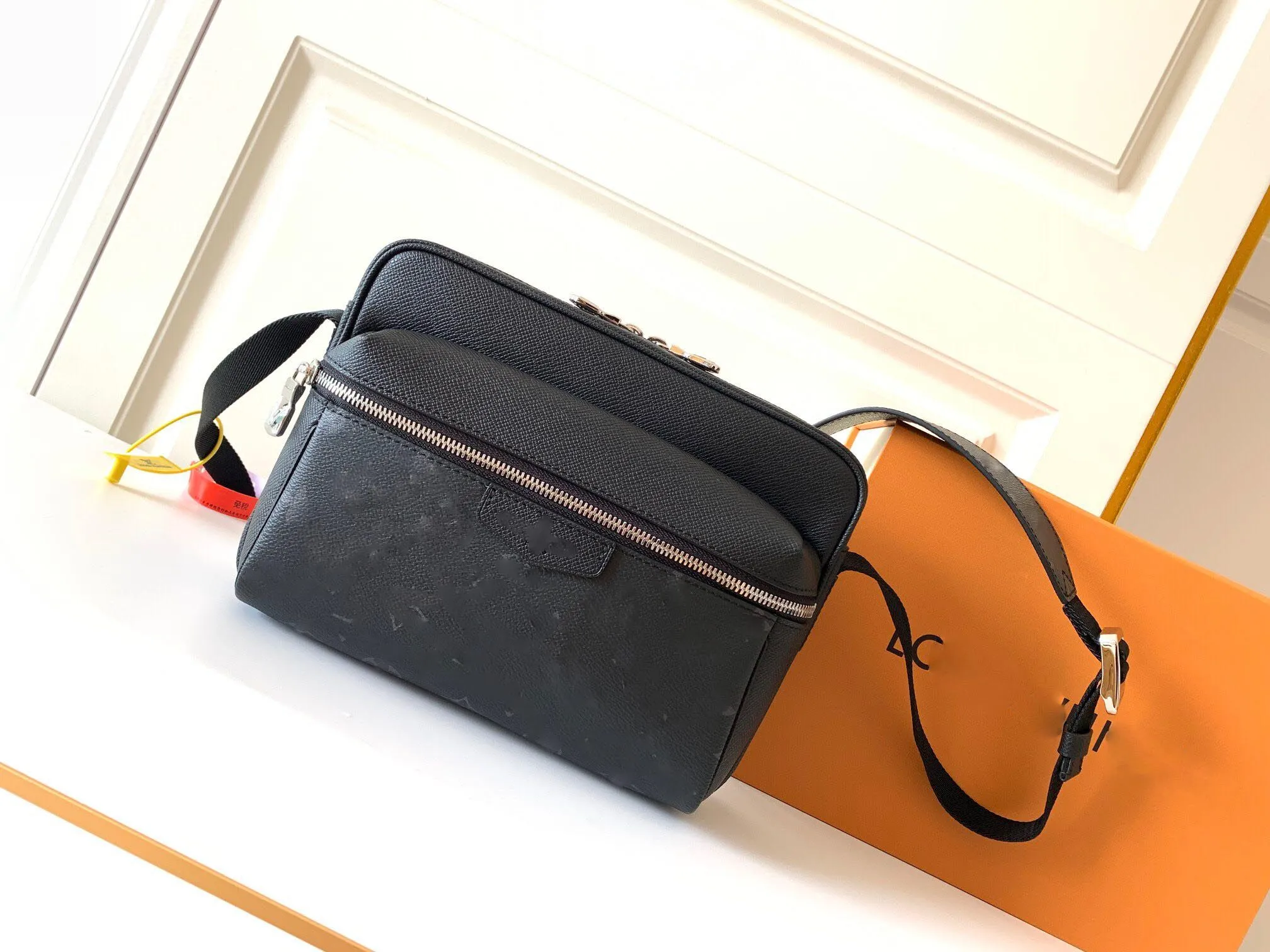 MOUTDOOR Handtaschen Herren Leder Outdoor Messenger Bags Luxus Umhängetasche Designer Handtasche Tote Mann Kamera Taschen Helle Farben Sport 25 cm M30233