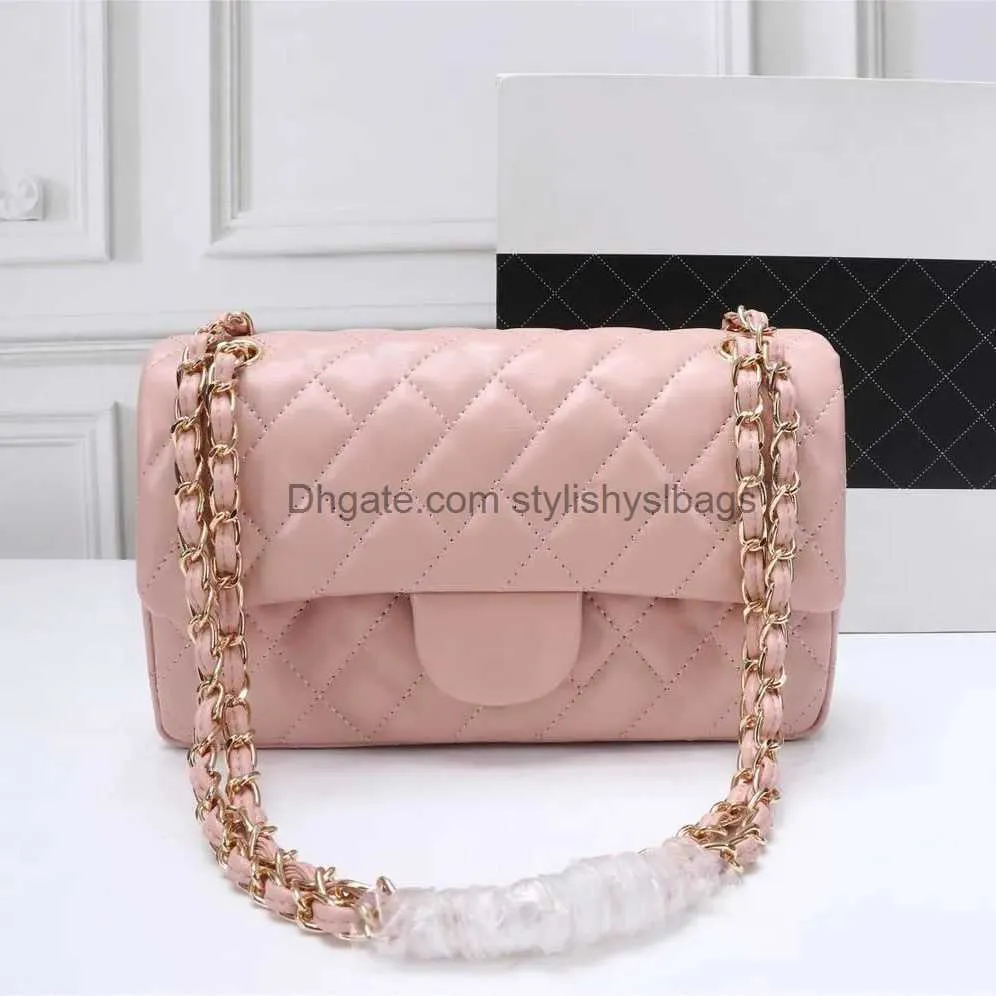 Bolsos Top Designer Custom Luxury Brand Bolso Bolso de mujer 2023 Cuero Cadena de oro Crossbody Negro y blanco Pink Clip Bolsas de hombro de piel de oveja