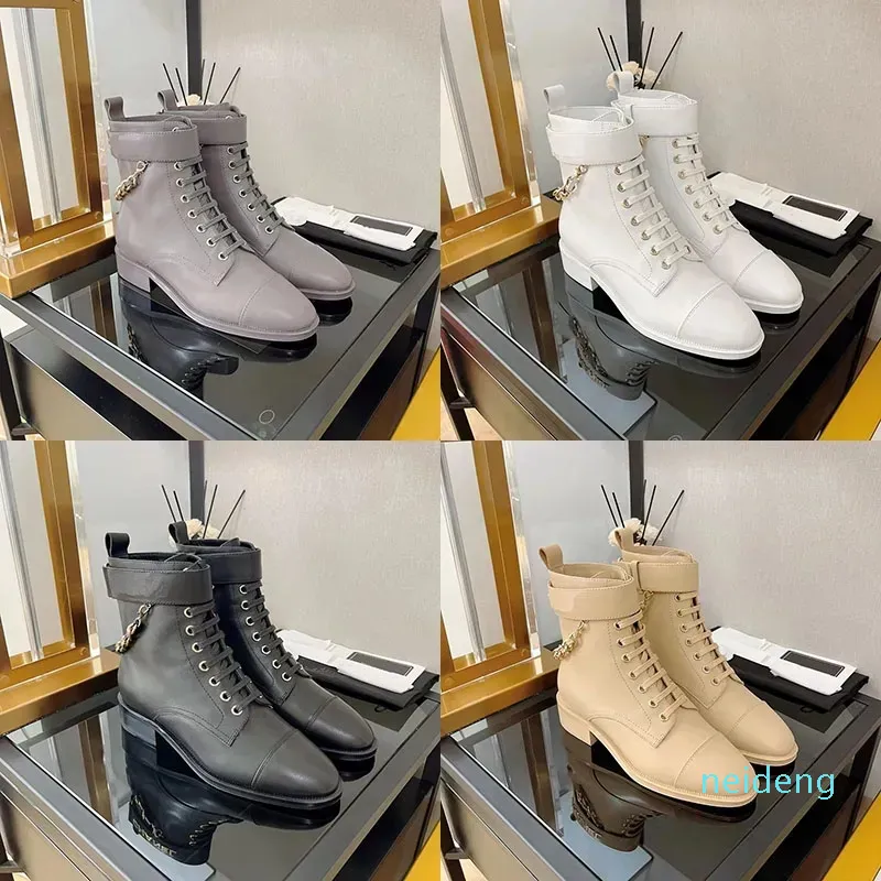 Tasarımcı - Lüks saf renk ayak bileği botları kadınlar deri açık parti nefes alabilen mektup metal zincir kayış boot ladys moda orta topuk konfor ayakkabı