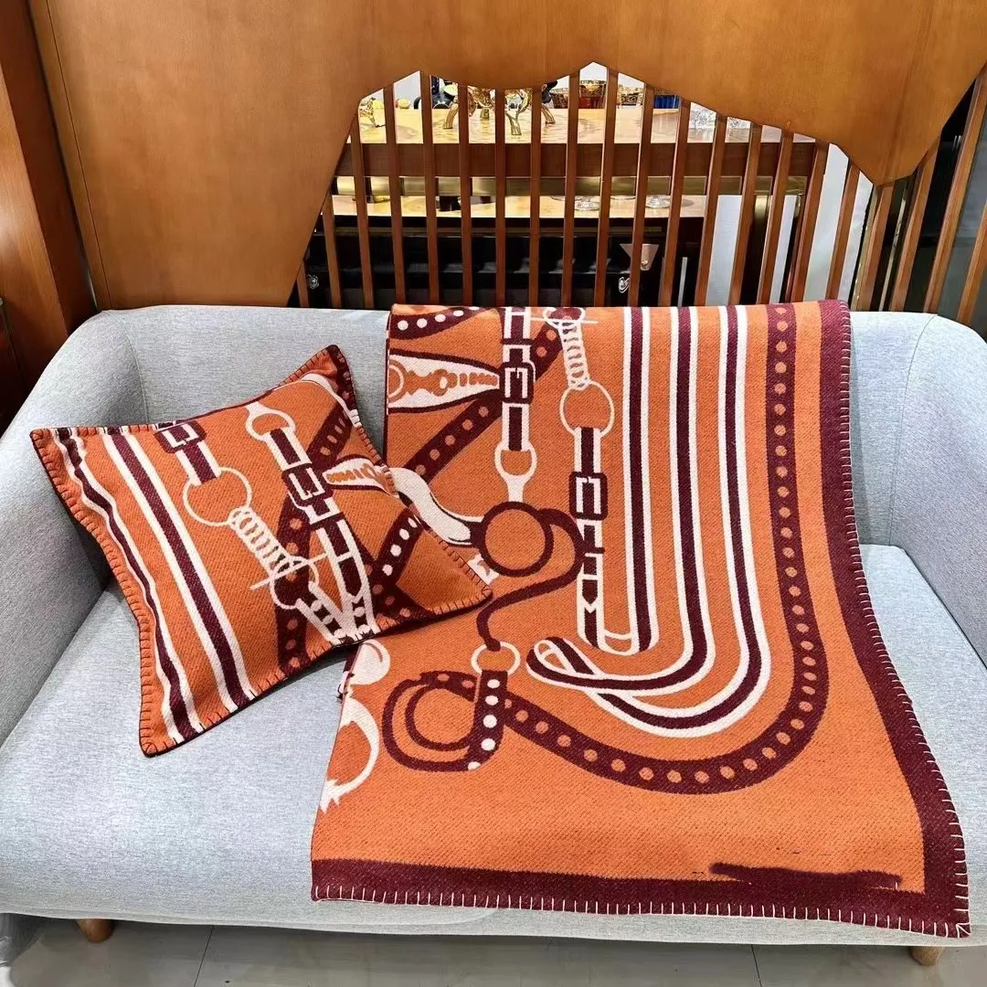 H and m blanket top