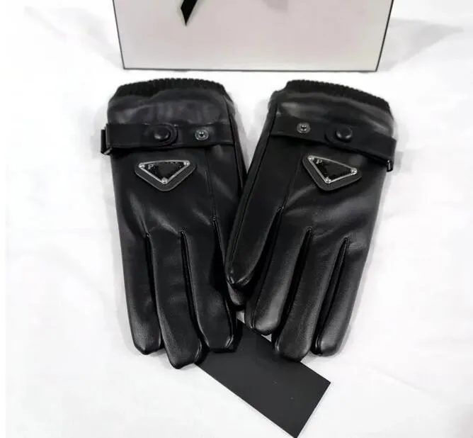 Cinq doigts gants en cuir en peau de mouton dames chaud plus boutons de velours boule de fourrure multicolore sports de plein air gants d'hiver chauds