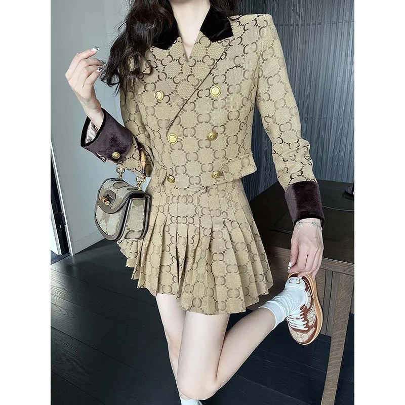 Autumn cc new small fragrance set skirt slimming temperament foreign fashion short top pleated skirt two-piece set