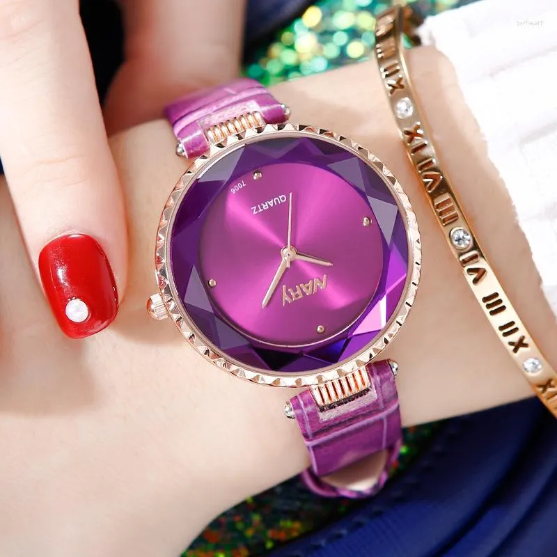 腕時計2023女性の時計ファッションの女性が防水石英革の星空バヤンkol saat dames horloge lelogio feminino