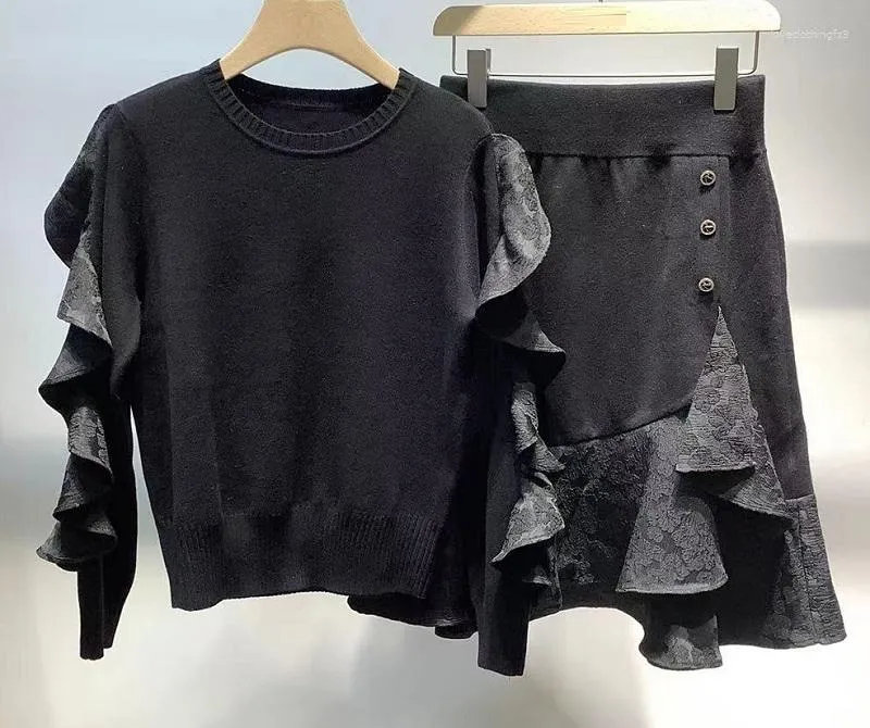 Vestidos de trabalho conjuntos de camisola de alta qualidade 2023 outono inverno 2 peça conjunto de malha feminina plissado floral manga longa preto pullovers saias