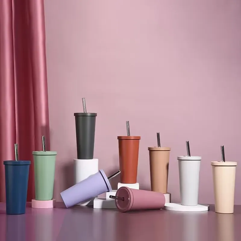 750 ml metalltumblers med lockSstraws rostfritt stål vattenflaskor dubbelisolerade koppar som dricker mjölkmuggar tumbler ups