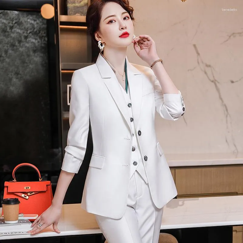 Dwuczęściowe spodnie dla kobiet biały garnitur 2023 Autumn Temperament Style profesjonalny dekoracja ciała moda trzy zestawy