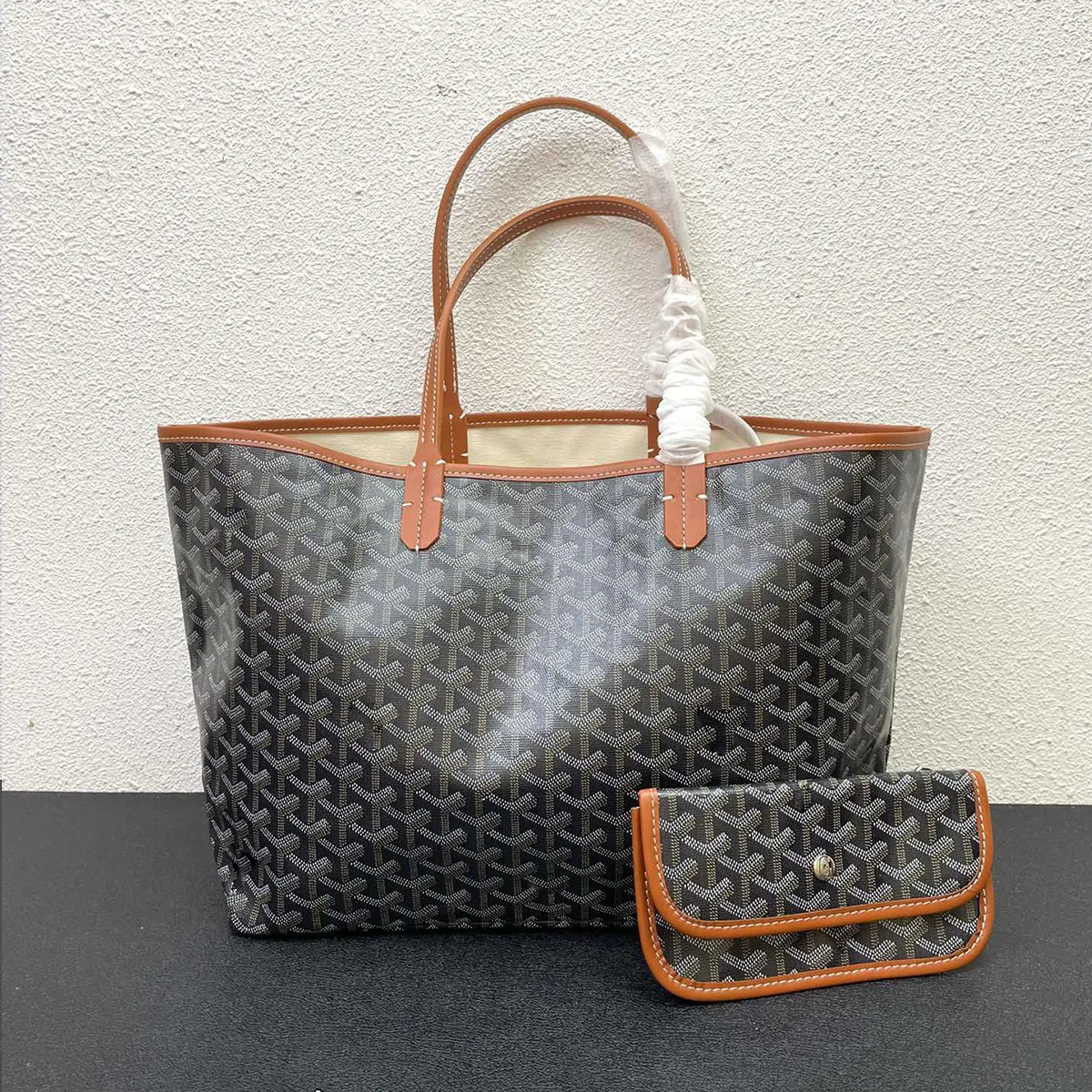 Handbags and totes sale