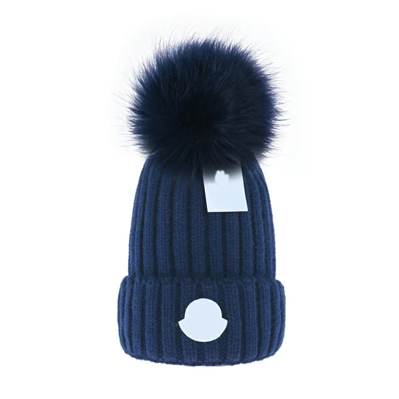 Tasarımcı Beanie saç topu çıkarılabilir kürk topu lüks erkekler kadınlar gril beanie şapka kadın beret şapka bere katı Noel pamuk şapkası sahte kürk şapka kapakları 22 renk boyu