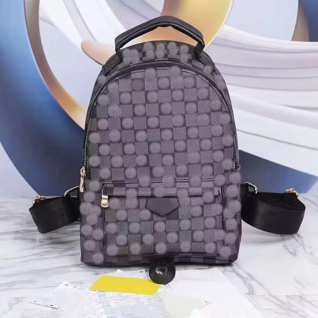 Bolsas De Cuero De Cuero Mochila Clasica Bolsas Escolares De Viaje Messenger Hombre De Bolsillo Para Hombros Bolsos De Disenador De 26 34 DHgate
