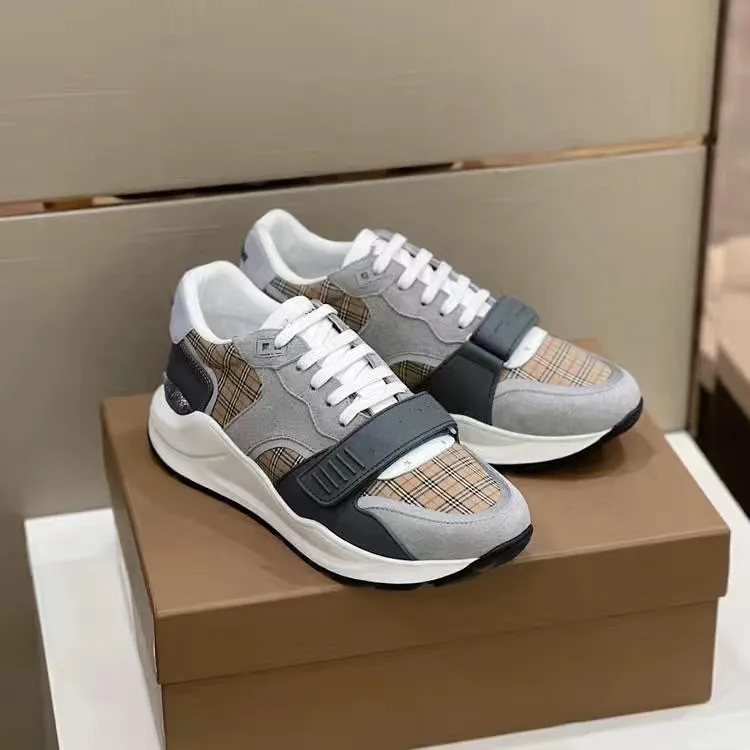 Chunky deals vintage sneakers